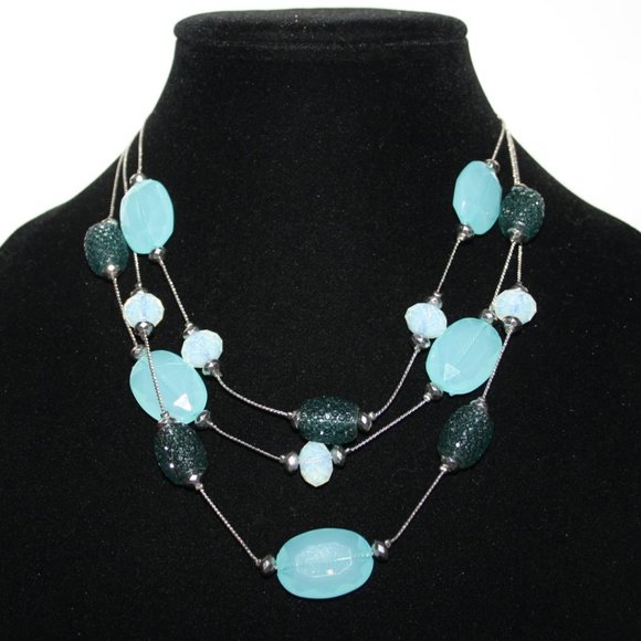 Vintagejelyfish Jewelry - Pretty aqua and silver layered necklace adjust.